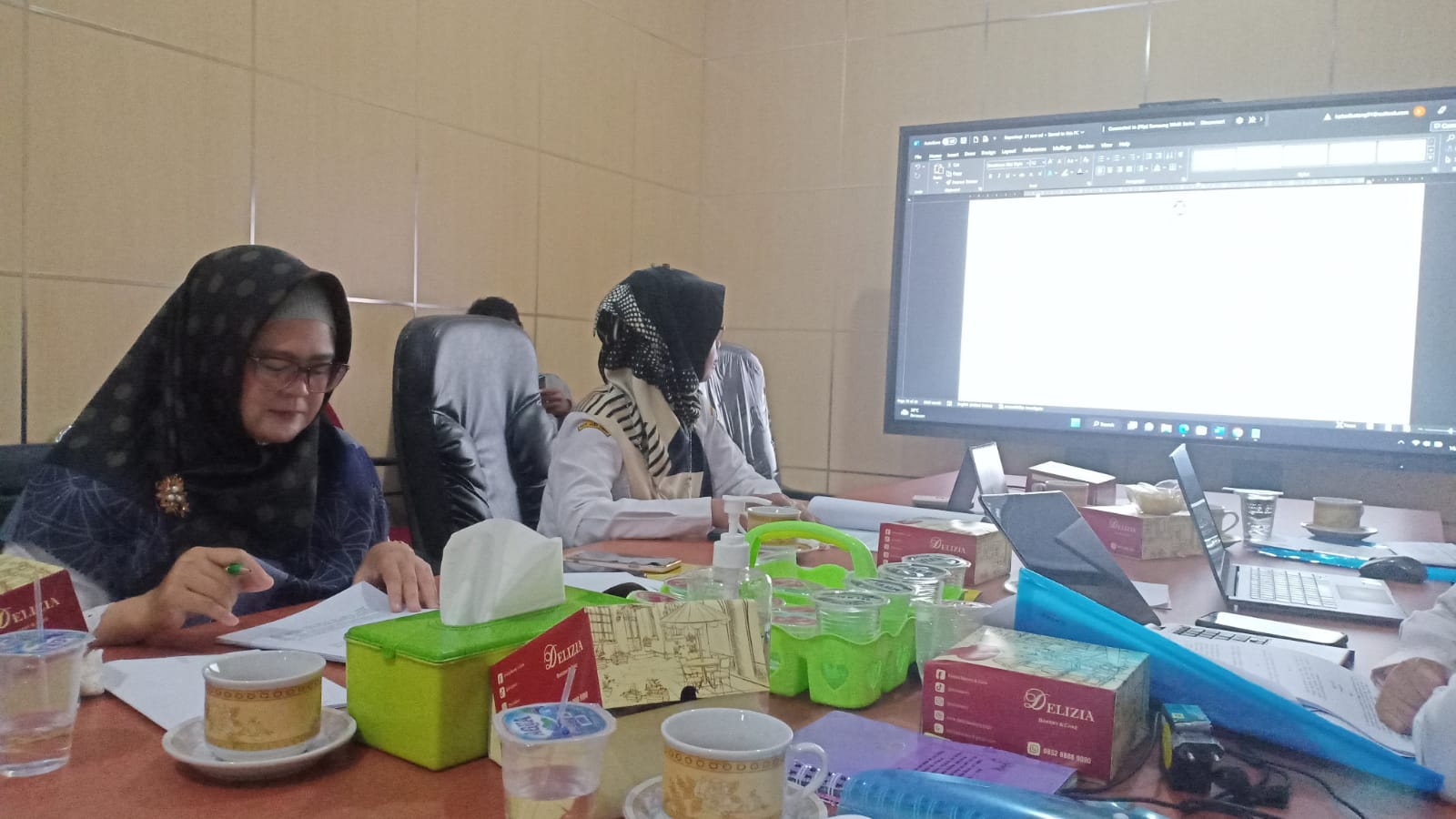 <h4><b>Pembahasan Raperbup tentang Sidang Majelis Pertimbangan Kerugian Daerah</b></h4>