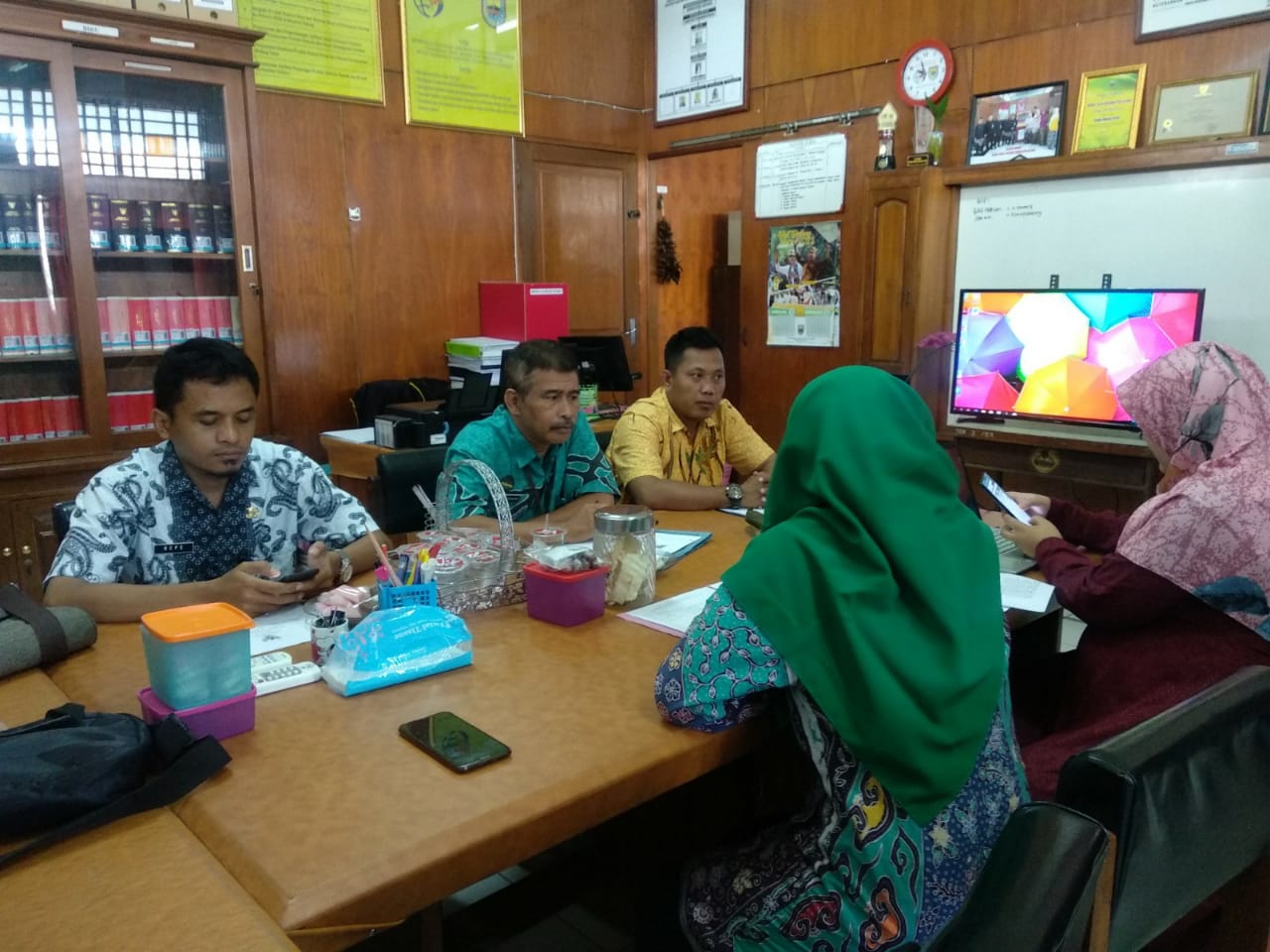 <h4><b>Rapat Hormonisasi Raperda Bantuan Keuangan Kepada Partai Politik</b></h4>